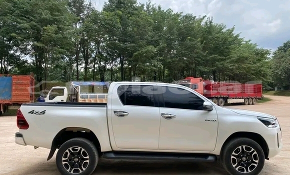 Buy Used Toyota Hilux White Car in Vientiane in Vientiane Province Buy Used Toyota Hilux White Car in Vientiane in Vientiane Province