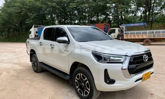 Buy Used Toyota Hilux White Car in Vientiane in Vientiane Province Buy Used Toyota Hilux White Car in Vientiane in Vientiane Province