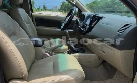 Buy Used Toyota Vigo Green Car in Vientiane in Vientiane Province Buy Used Toyota Vigo Green Car in Vientiane in Vientiane Province