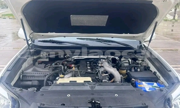 Buy Used Toyota Prado White Car in Vientiane in Vientiane Province Buy Used Toyota Prado White Car in Vientiane in Vientiane Province