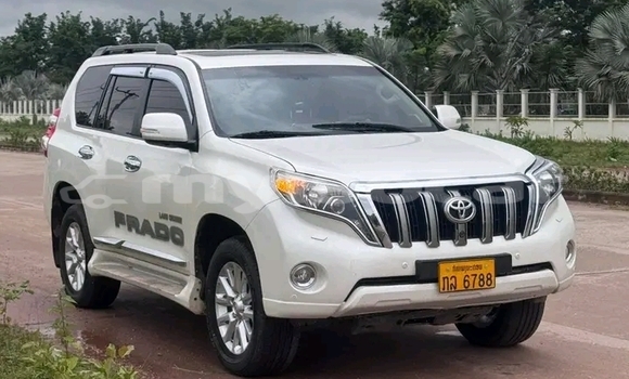 Buy Used Toyota Prado White Car in Vientiane in Vientiane Province Buy Used Toyota Prado White Car in Vientiane in Vientiane Province
