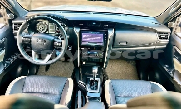 Buy Used Toyota Fortuner White Car in Vientiane in Vientiane Province Buy Used Toyota Fortuner White Car in Vientiane in Vientiane Province