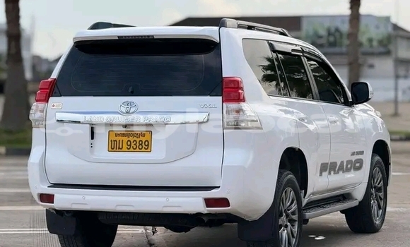 Buy Used Toyota Prado White Car in Vientiane in Vientiane Province Buy Used Toyota Prado White Car in Vientiane in Vientiane Province