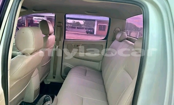 Buy Used Toyota Hiluxe Revo White Car in Thakhek in Khammouan Province Buy Used Toyota Hiluxe Revo White Car in Thakhek in Khammouan Province