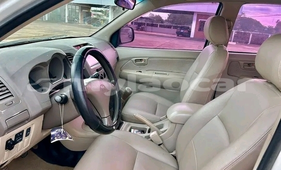 Buy Used Toyota Hiluxe Revo White Car in Thakhek in Khammouan Province Buy Used Toyota Hiluxe Revo White Car in Thakhek in Khammouan Province