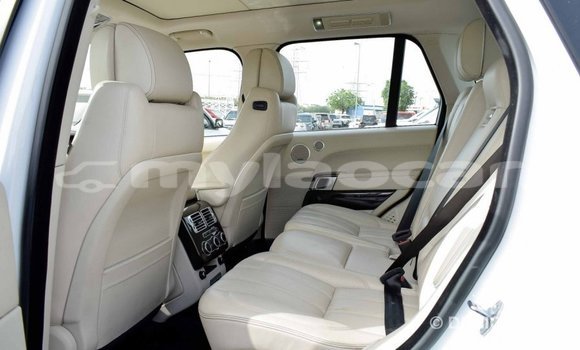 Buy Import Land Rover Range Rover White Car in Import - Dubai in Attapeu Province Buy Import Land Rover Range Rover White Car in Import - Dubai in Attapeu Province