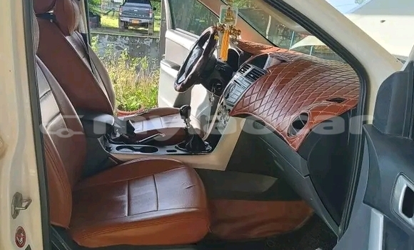 ຊື້ ໃຊ້ແລ້ວ Toyota Hilux White ລົດ ໃນ Vientiane ໃນ Vientiane Province ຊື້ ໃຊ້ແລ້ວ Toyota Hilux White ລົດ ໃນ Vientiane ໃນ Vientiane Province