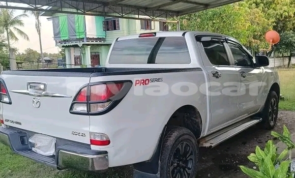 ຊື້ ໃຊ້ແລ້ວ Toyota Hilux White ລົດ ໃນ Vientiane ໃນ Vientiane Province ຊື້ ໃຊ້ແລ້ວ Toyota Hilux White ລົດ ໃນ Vientiane ໃນ Vientiane Province