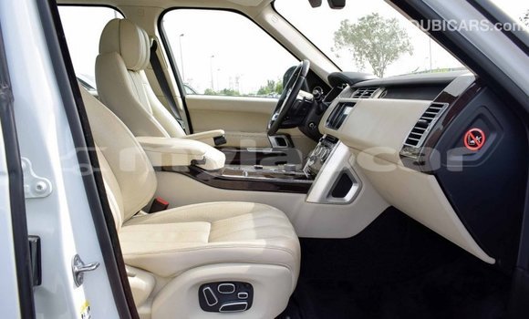 Buy Import Land Rover Range Rover White Car in Import - Dubai in Attapeu Province Buy Import Land Rover Range Rover White Car in Import - Dubai in Attapeu Province