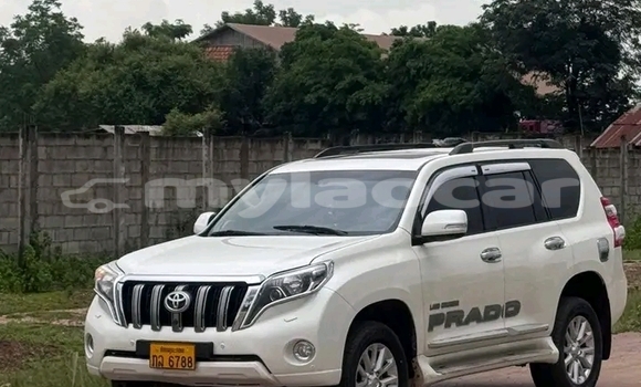 Buy Used Toyota Prado White Car in Thakek in Khammouan Province Buy Used Toyota Prado White Car in Thakek in Khammouan Province