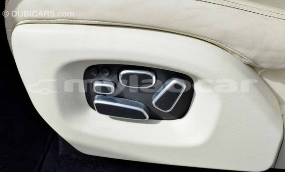 Buy Import Land Rover Range Rover White Car in Import - Dubai in Attapeu Province Buy Import Land Rover Range Rover White Car in Import - Dubai in Attapeu Province