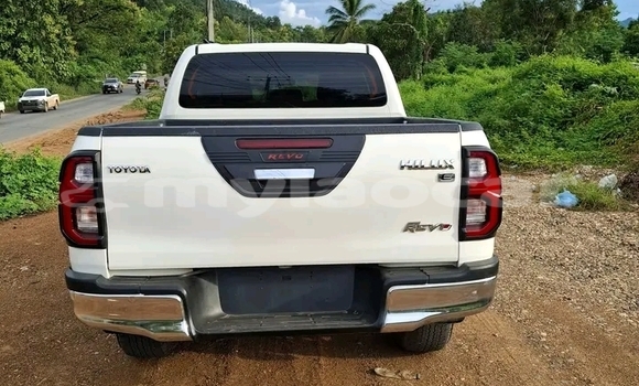 Buy Used Toyota Hilux White Car in Thakhek in Khammouan Province Buy Used Toyota Hilux White Car in Thakhek in Khammouan Province