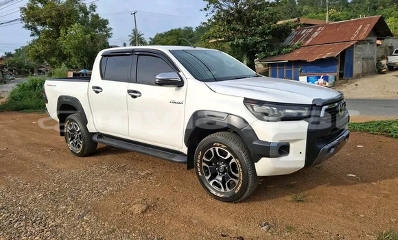 Buy Used Toyota Hilux White Car in Thakhek in Khammouan Province Buy Used Toyota Hilux White Car in Thakhek in Khammouan Province