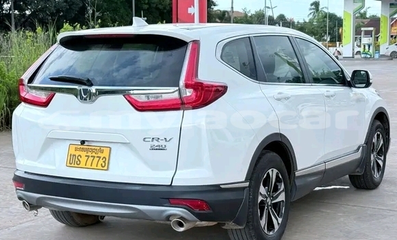 Buy Used Honda CR–V White Car in Vientiane in Vientiane Province Buy Used Honda CR–V White Car in Vientiane in Vientiane Province