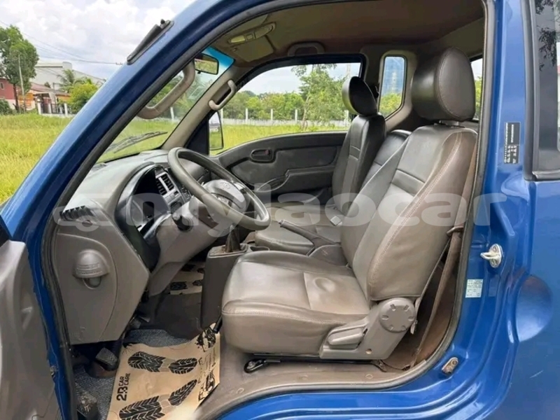 Big with watermark hyundai h1 xaignabouli province sainyabuli 6687