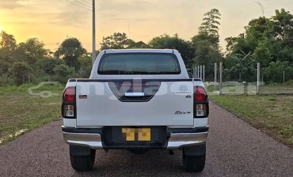 ຊື້ ໃຊ້ແລ້ວ Toyota Hilux White ລົດ ໃນ Luang Namtha ໃນ Luang Namtha Province ຊື້ ໃຊ້ແລ້ວ Toyota Hilux White ລົດ ໃນ Luang Namtha ໃນ Luang Namtha Province