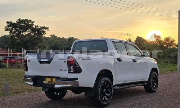 ຊື້ ໃຊ້ແລ້ວ Toyota Hilux White ລົດ ໃນ Luang Namtha ໃນ Luang Namtha Province ຊື້ ໃຊ້ແລ້ວ Toyota Hilux White ລົດ ໃນ Luang Namtha ໃນ Luang Namtha Province