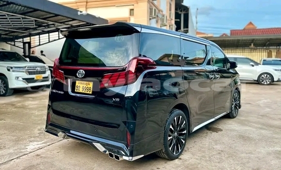 ຊື້ ໃຊ້ແລ້ວ Toyota Alphard Black ລົດ ໃນ Thakhek ໃນ Khammouan Province ຊື້ ໃຊ້ແລ້ວ Toyota Alphard Black ລົດ ໃນ Thakhek ໃນ Khammouan Province