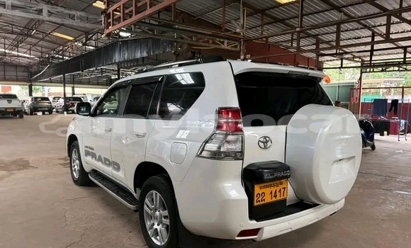 Acheter Occasion Voiture Toyota Prado Blanc à Thakhek, Khammouan Province