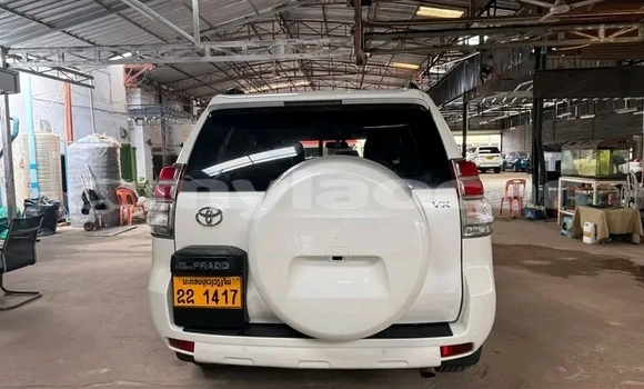 ຊື້ ໃຊ້ແລ້ວ Toyota Prado White ລົດ ໃນ Thakhek ໃນ Khammouan Province ຊື້ ໃຊ້ແລ້ວ Toyota Prado White ລົດ ໃນ Thakhek ໃນ Khammouan Province