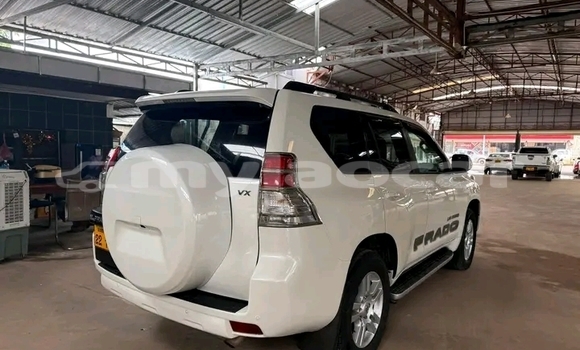 ຊື້ ໃຊ້ແລ້ວ Toyota Prado White ລົດ ໃນ Thakhek ໃນ Khammouan Province ຊື້ ໃຊ້ແລ້ວ Toyota Prado White ລົດ ໃນ Thakhek ໃນ Khammouan Province