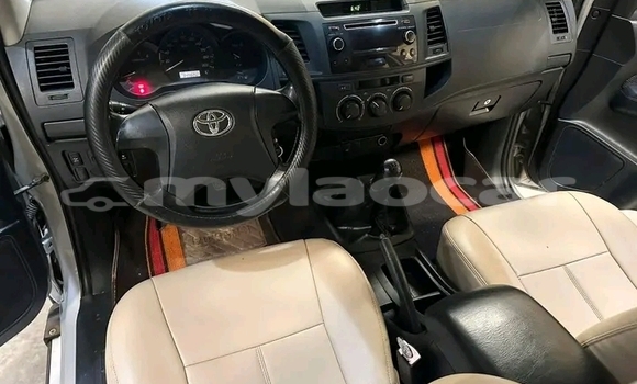 ຊື້ ໃຊ້ແລ້ວ Toyota Hilux White ລົດ ໃນ Vientiane ໃນ Vientiane Province ຊື້ ໃຊ້ແລ້ວ Toyota Hilux White ລົດ ໃນ Vientiane ໃນ Vientiane Province