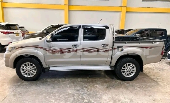 ຊື້ ໃຊ້ແລ້ວ Toyota Hilux White ລົດ ໃນ Vientiane ໃນ Vientiane Province ຊື້ ໃຊ້ແລ້ວ Toyota Hilux White ລົດ ໃນ Vientiane ໃນ Vientiane Province