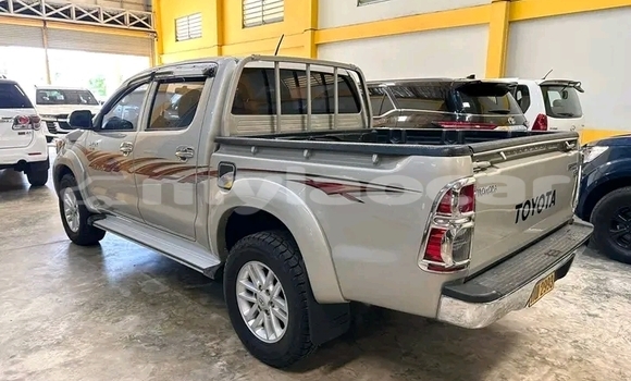 ຊື້ ໃຊ້ແລ້ວ Toyota Hilux White ລົດ ໃນ Vientiane ໃນ Vientiane Province ຊື້ ໃຊ້ແລ້ວ Toyota Hilux White ລົດ ໃນ Vientiane ໃນ Vientiane Province