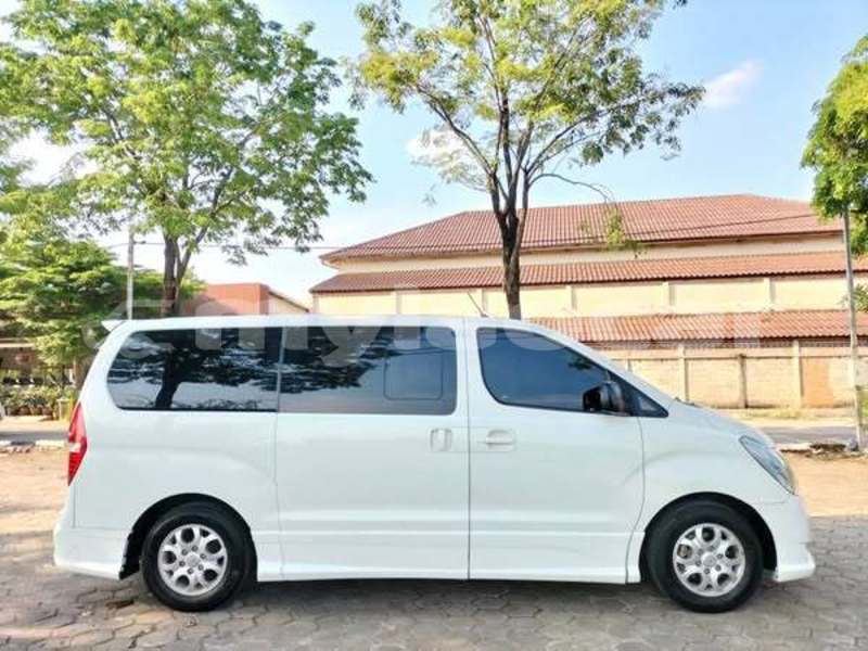 Big with watermark hyundai h1 vientiane province vientiane 6707
