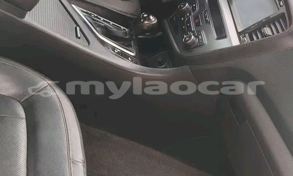 Buy Used Kia K5 White Car in Vientiane in Vientiane Province