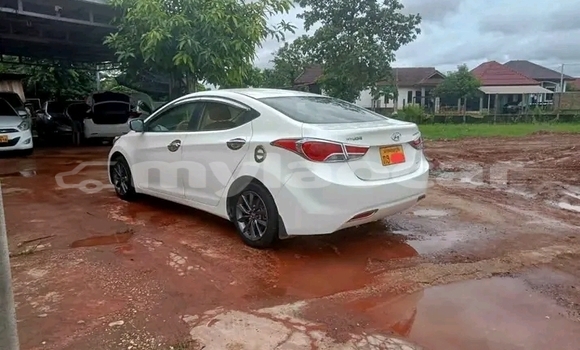 ຊື້ ໃຊ້ແລ້ວ Toyota Axio White ລົດ ໃນ Attapeu ໃນ Attapeu Province ຊື້ ໃຊ້ແລ້ວ Toyota Axio White ລົດ ໃນ Attapeu ໃນ Attapeu Province