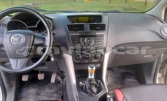 ຊື້ ໃຊ້ແລ້ວ Toyota Hilux White ລົດ ໃນ Thakhek ໃນ Khammouan Province ຊື້ ໃຊ້ແລ້ວ Toyota Hilux White ລົດ ໃນ Thakhek ໃນ Khammouan Province