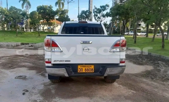 ຊື້ ໃຊ້ແລ້ວ Toyota Hilux White ລົດ ໃນ Thakhek ໃນ Khammouan Province ຊື້ ໃຊ້ແລ້ວ Toyota Hilux White ລົດ ໃນ Thakhek ໃນ Khammouan Province