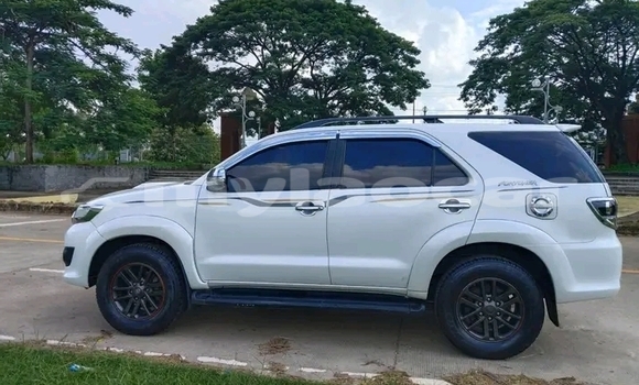 ຊື້ ໃຊ້ແລ້ວ Toyota Prado White ລົດ ໃນ Thakhek ໃນ Khammouan Province ຊື້ ໃຊ້ແລ້ວ Toyota Prado White ລົດ ໃນ Thakhek ໃນ Khammouan Province