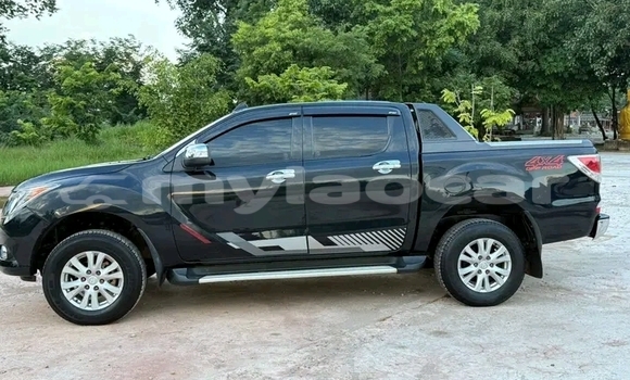 Buy Used Toyota Hilux Surf Black Car in Vientiane in Vientiane Province