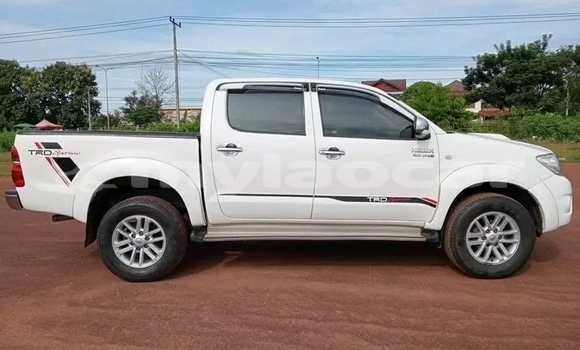 ຊື້ ໃຊ້ແລ້ວ Toyota Hilux White ລົດ ໃນ Luang Namtha ໃນ Luang Namtha Province ຊື້ ໃຊ້ແລ້ວ Toyota Hilux White ລົດ ໃນ Luang Namtha ໃນ Luang Namtha Province