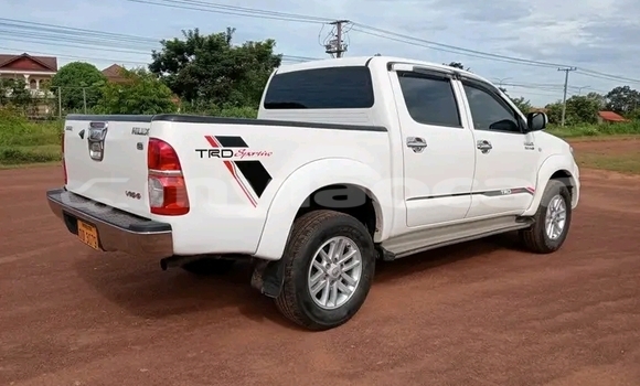 ຊື້ ໃຊ້ແລ້ວ Toyota Hilux White ລົດ ໃນ Luang Namtha ໃນ Luang Namtha Province ຊື້ ໃຊ້ແລ້ວ Toyota Hilux White ລົດ ໃນ Luang Namtha ໃນ Luang Namtha Province