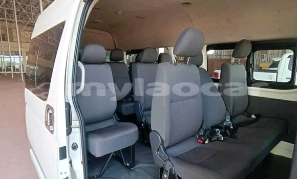 ຊື້ ໃຊ້ແລ້ວ Toyota Hiace White ລົດ ໃນ Ban Houayxay ໃນ Bokeo Province ຊື້ ໃຊ້ແລ້ວ Toyota Hiace White ລົດ ໃນ Ban Houayxay ໃນ Bokeo Province