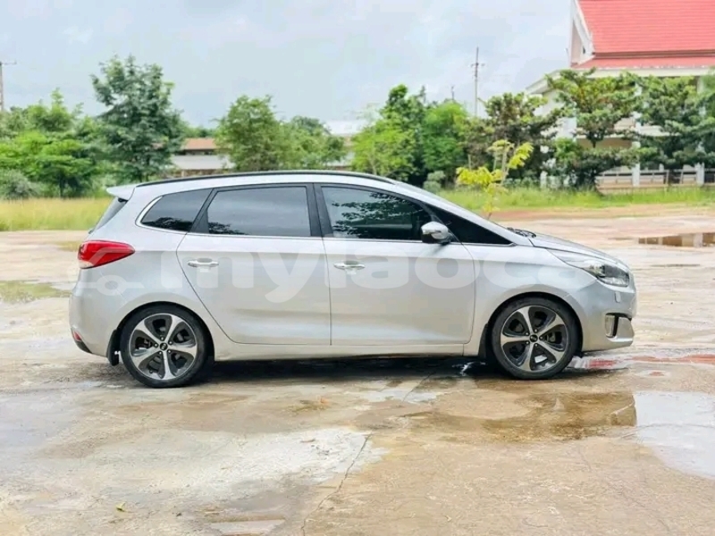 Big with watermark jeep liberty patriot khammouan province thakhek 6726