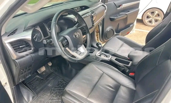 ຊື້ ໃຊ້ແລ້ວ Toyota Hilux White ລົດ ໃນ Thakhek ໃນ Khammouan Province ຊື້ ໃຊ້ແລ້ວ Toyota Hilux White ລົດ ໃນ Thakhek ໃນ Khammouan Province