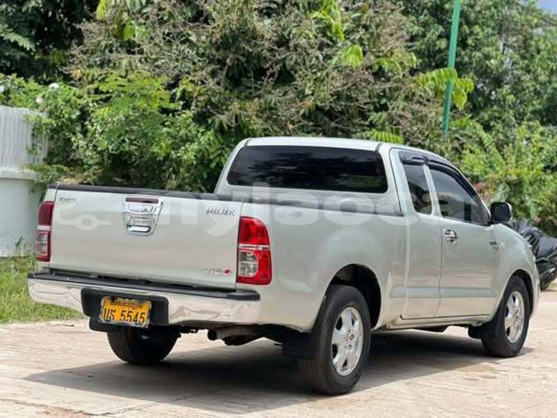 Big with watermark toyota vigo vientiane province vientiane 6737