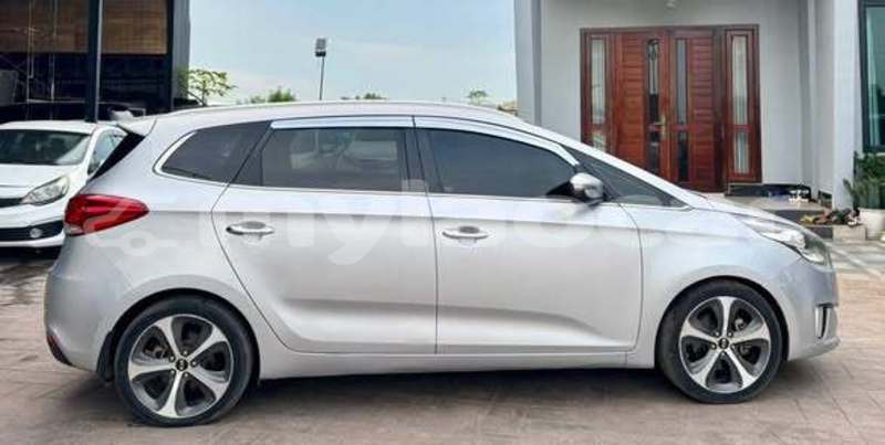 Big with watermark kia carens vientiane province vientiane 6741