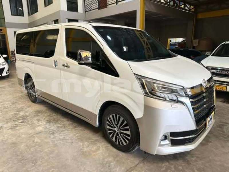 Big with watermark toyota granvia vientiane province vientiane 6746