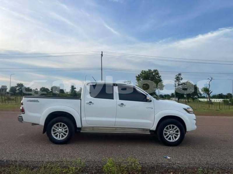 Big with watermark toyota vigo vientiane province vientiane 6751