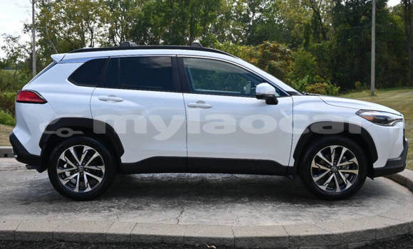Acheter Occasion Voiture Toyota Corolla Cross Blanc à Vientiane, Vientiane Province Acheter Occasion Voiture Toyota Corolla Cross Blanc à Vientiane, Vientiane Province