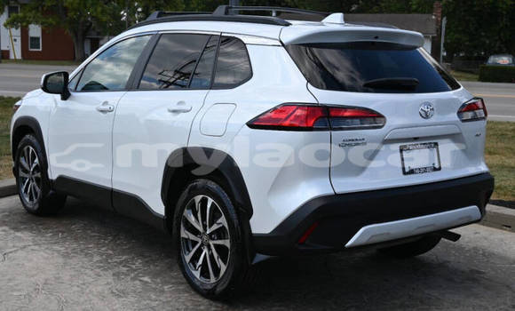 Acheter Occasion Voiture Toyota Corolla Cross Blanc à Vientiane, Vientiane Province Acheter Occasion Voiture Toyota Corolla Cross Blanc à Vientiane, Vientiane Province