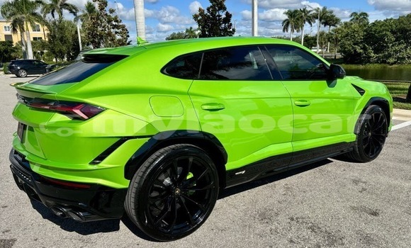 Buy Used Lamborghini Urus Green Car in Champasak in Champasak Province Buy Used Lamborghini Urus Green Car in Champasak in Champasak Province