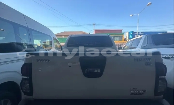 Buy Used Toyota Hiluxe VIGO White Car in Vientiane in Vientiane Province Buy Used Toyota Hiluxe VIGO White Car in Vientiane in Vientiane Province