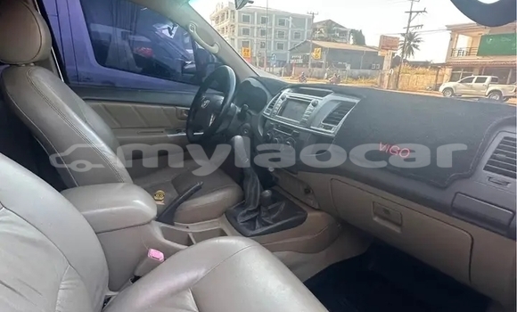 Buy Used Toyota Hiluxe VIGO White Car in Vientiane in Vientiane Province Buy Used Toyota Hiluxe VIGO White Car in Vientiane in Vientiane Province