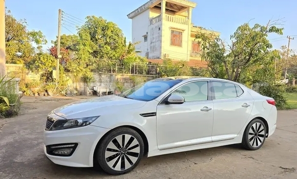 Buy Used Kia K5 White Car in Vientiane in Vientiane Province Buy Used Kia K5 White Car in Vientiane in Vientiane Province